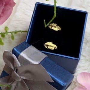 🛍🌟🍃STUD EARRINGS DAINTY BOHEMIAN FEATHER 💝